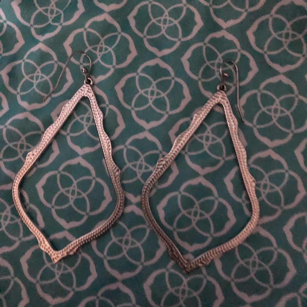 Silver Kendra Scott Sophee drop earrings